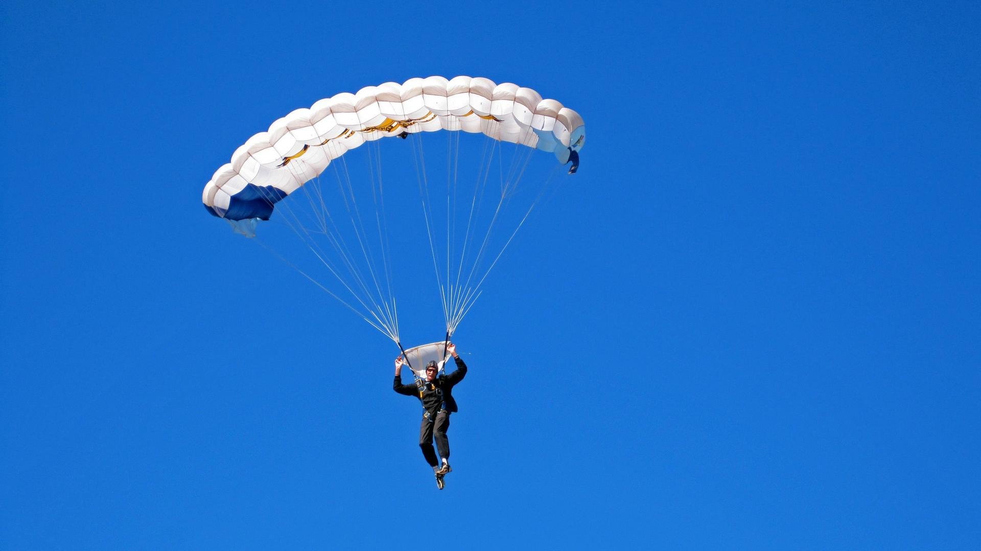 中国足球深化裁判员评级机制增强执法激励与淘汰，足球裁判员最低等级